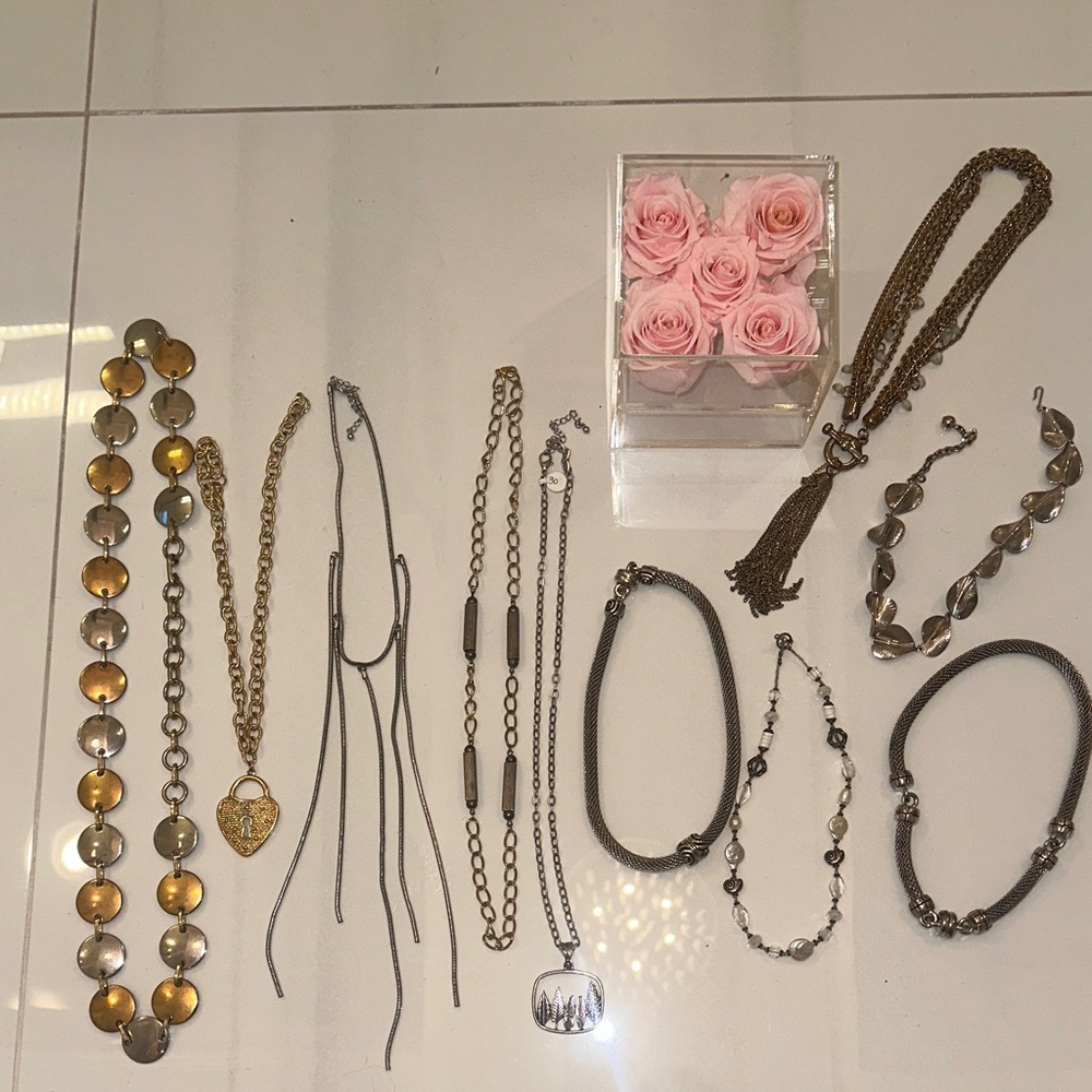 Gold and Silver Vintage Necklace collection Lot 10